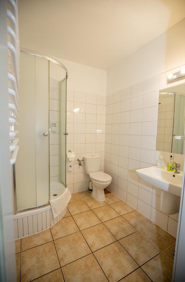 Pensjonat Rogatka Osieczna Exteriér fotografie